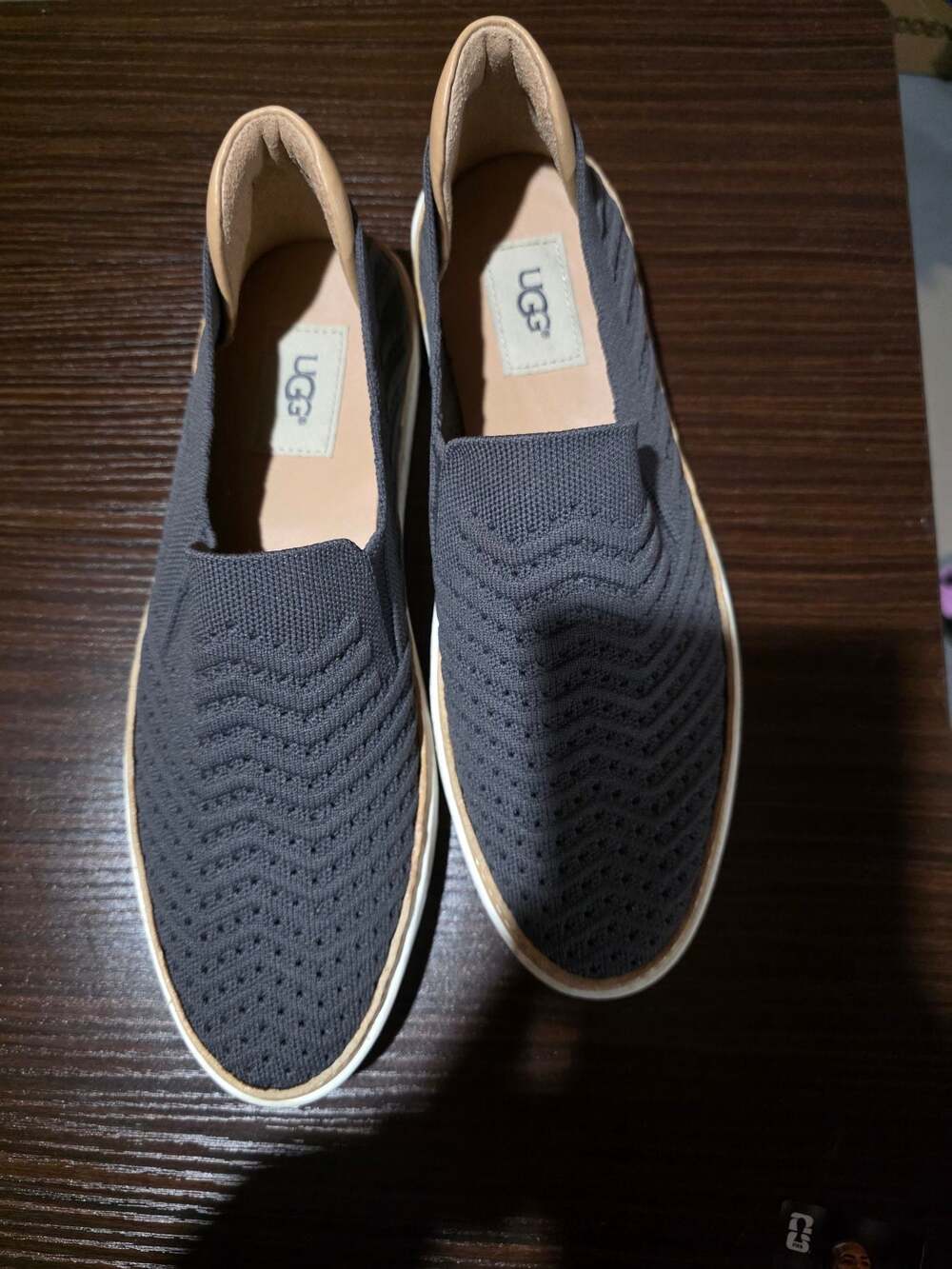 UGG
